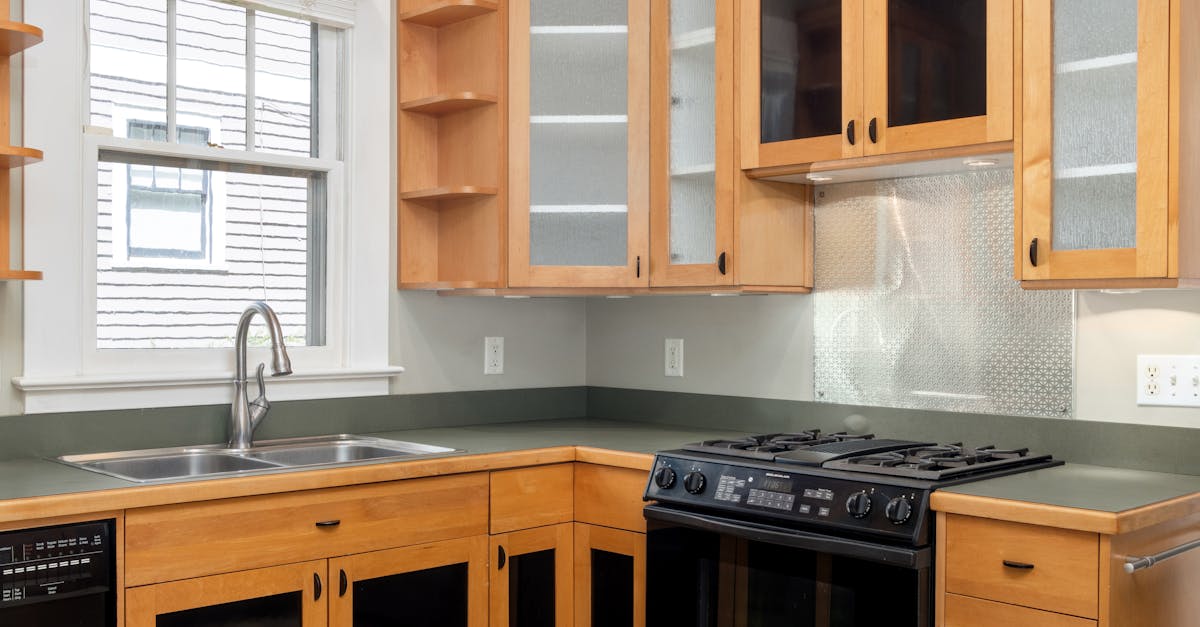 Choosing Glossy Finishes for a Sleek Kitchen Aesthetic