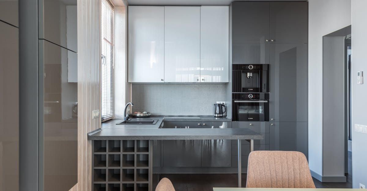 Colour Palettes for Traditional Kitchen Cabinet Styles