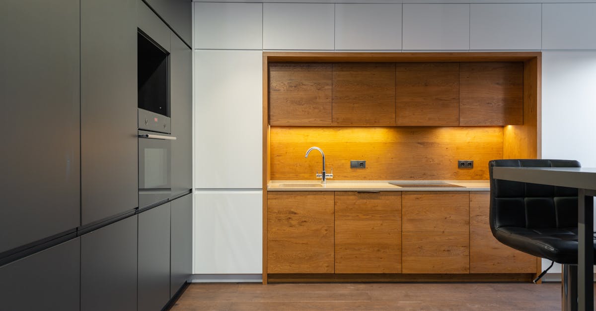 Comparing Gloss and Matte Finishes for Kitchen Cabinets