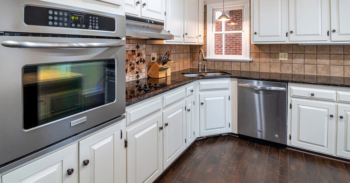 Minimalist Trends in Contemporary Kitchen Cabinetry