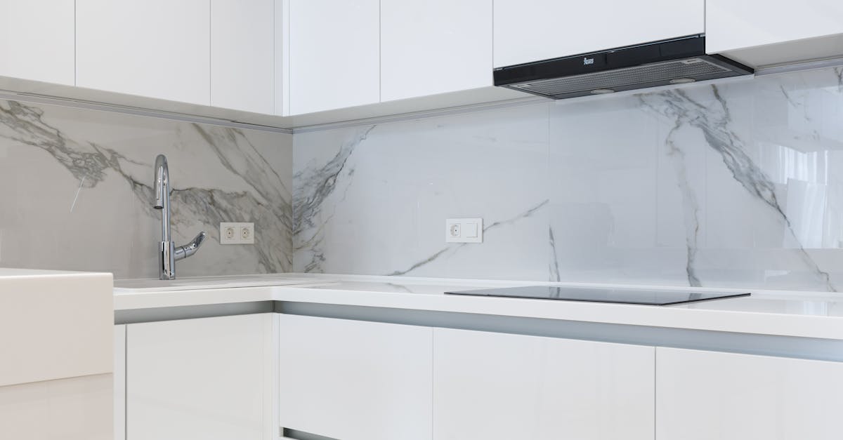 Open Shelving: A Contemporary Approach to Kitchen Storage