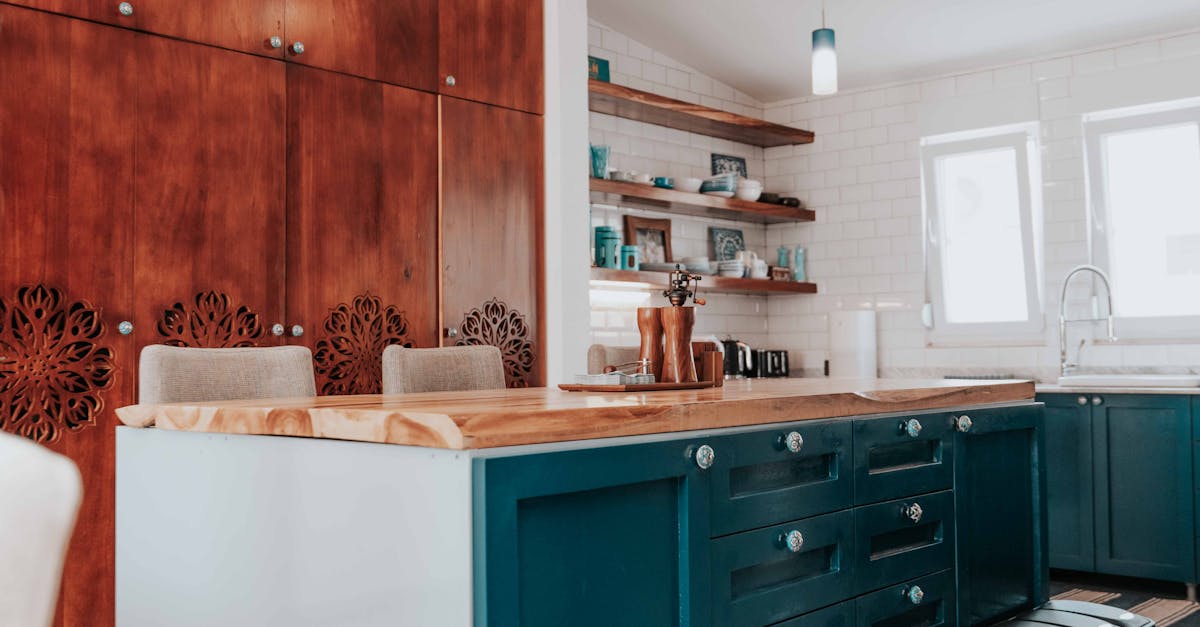 The Role of Painting Techniques in Cabinet Texture